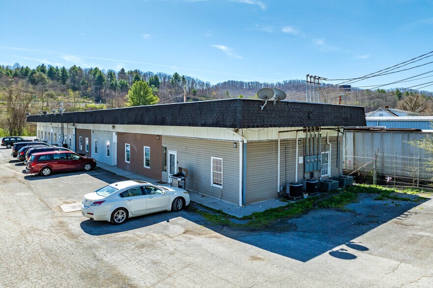 More Photos Of 396 Blue Prince Rd, Bluefield Apartments For Sale