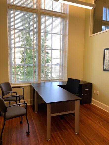 More Photos Of 320 E Clayton St, Athens Office For Lease