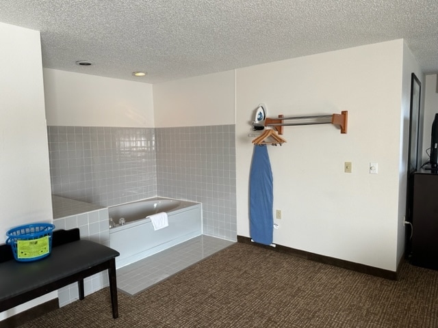 More Photos Of 210 10th St SE, Oelwein Hotel For Sale