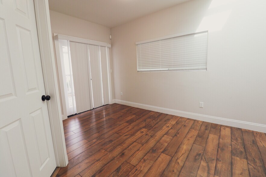 More Photos Of 875 Wood St, Oakland Apartments For Sale