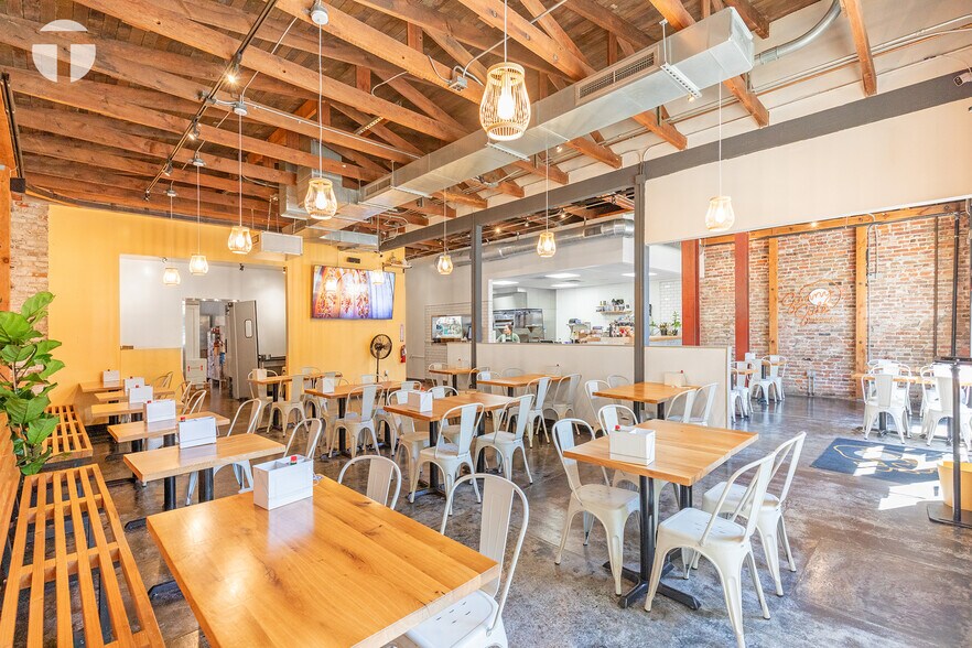 More Photos Of 1221 19th St, Sacramento Restaurant For Sale