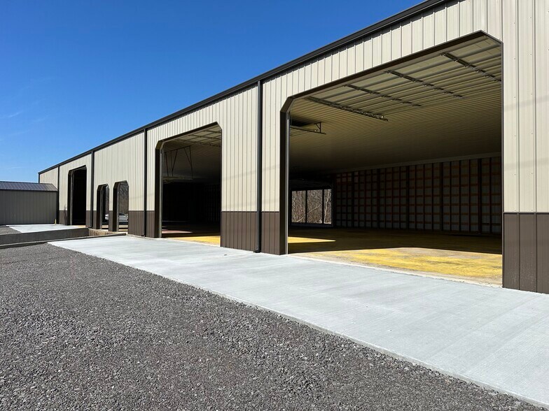 More Photos Of 77 Meadows Rd, Henry Flex For Lease