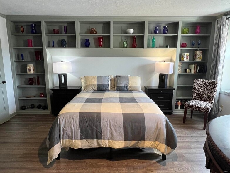 More Photos Of 128 W Walnut St, Kokomo Flex For Sale