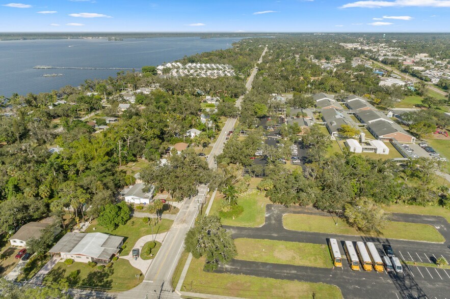 More Photos Of 940 Tarpon St, Fort Myers Schools For Sale