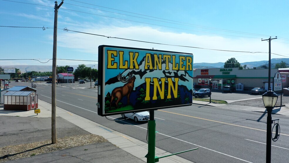 More Photos Of 501 S 6th St, Thermopolis Hotel For Sale