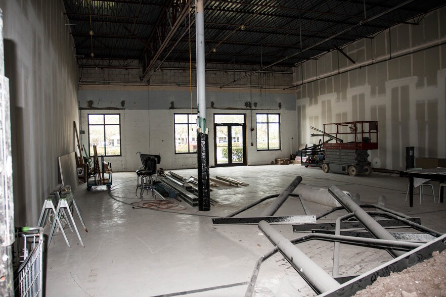 More Photos Of 3200-3600 SE Federal Hwy, Stuart Unknown For Lease