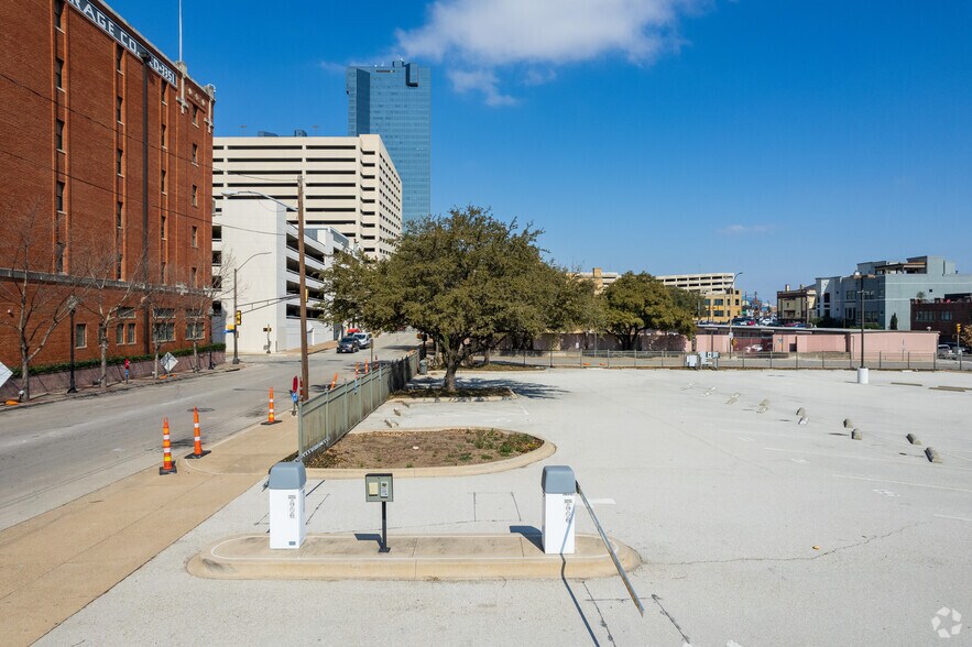 More Photos Of 210 E 7th St, Fort Worth Office For Lease