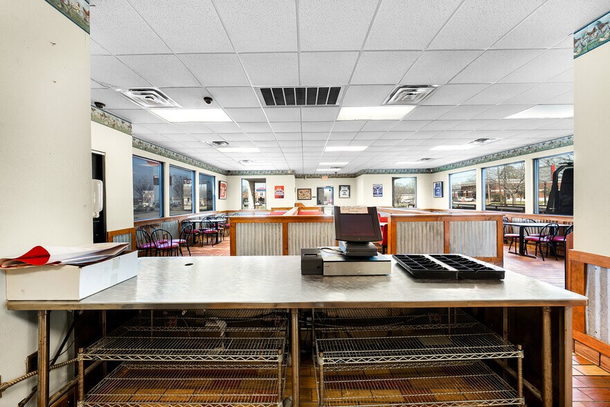 More Photos Of 1014 W Moore Ave, Terrell Restaurant For Sale