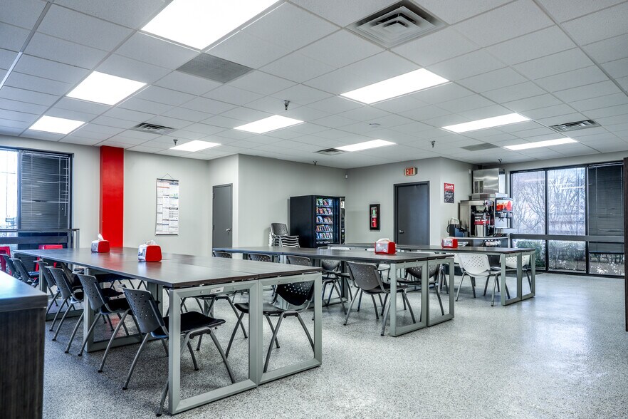 More Photos Of 20701 E 81st St, Broken Arrow Manufacturing For Sale