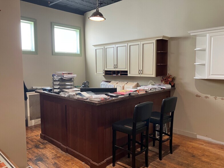 More Photos Of 419 Lincoln St, Marlborough Light Manufacturing For Lease
