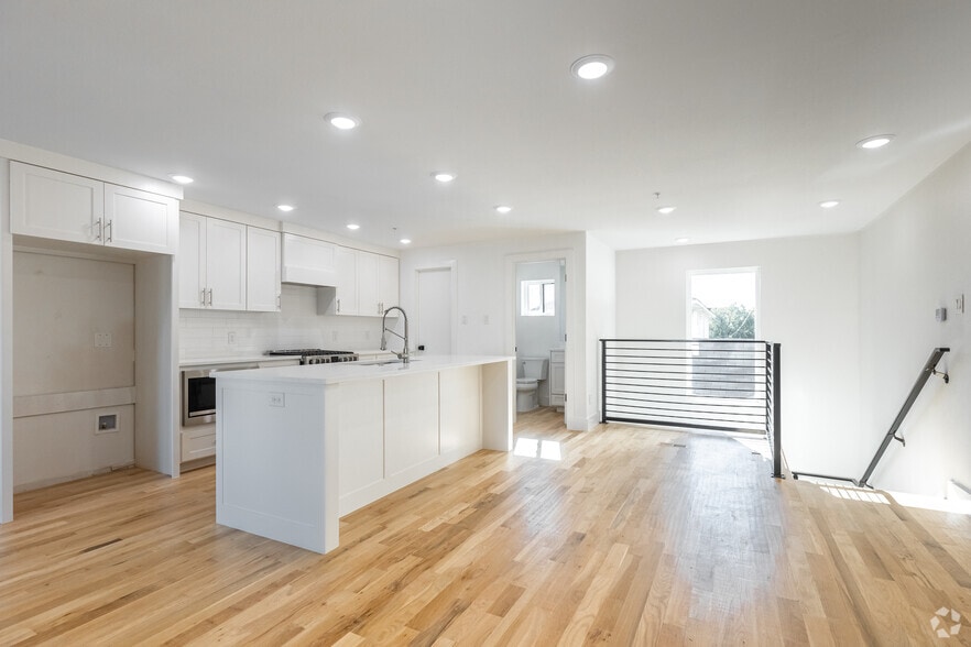 More Photos Of , Dallas Multifamily For Sale