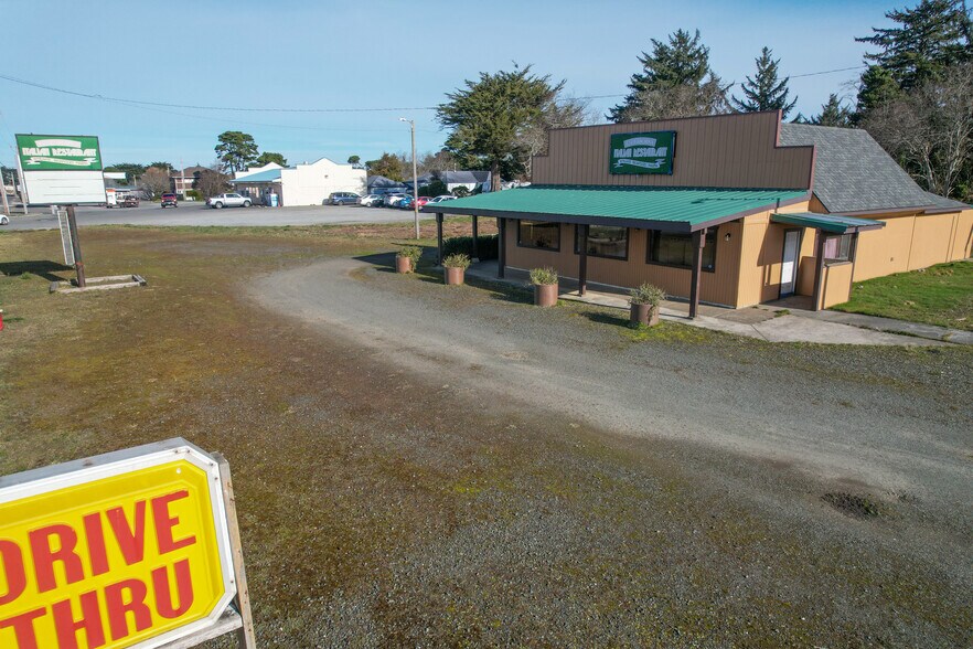 More Photos Of 1455 Oregon, Bandon Restaurant For Sale
