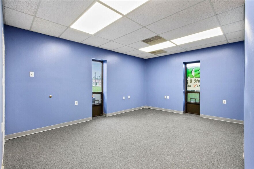 More Photos Of 6886 Wishart St, Huntsville Light Distribution For Lease