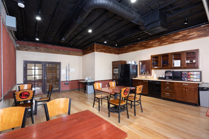 More Photos Of 1616 E Main St, Mesa Unknown For Lease