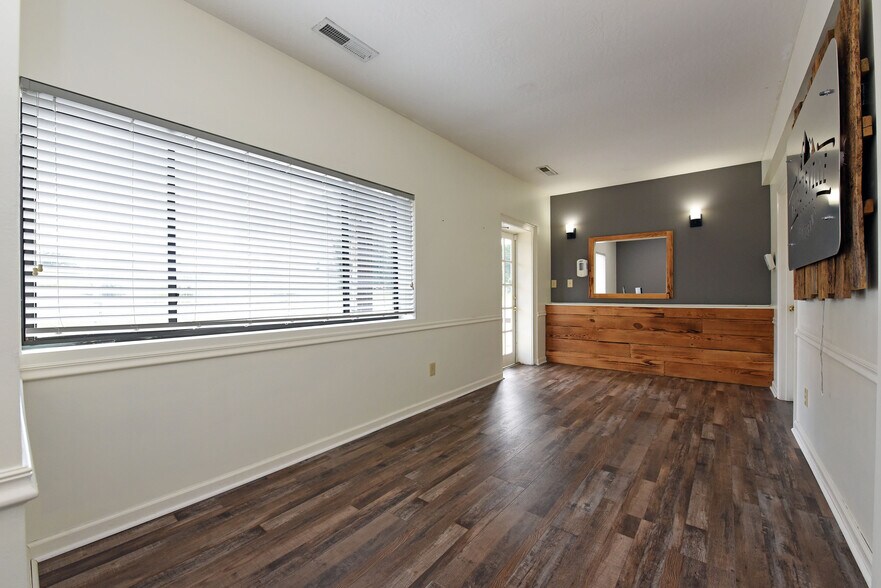 More Photos Of 10 Deer Crossing Trl, Blairsville Office For Sale