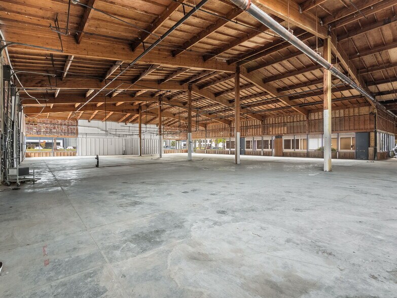 More Photos Of 950 Andover Park E, Tukwila Flex For Lease