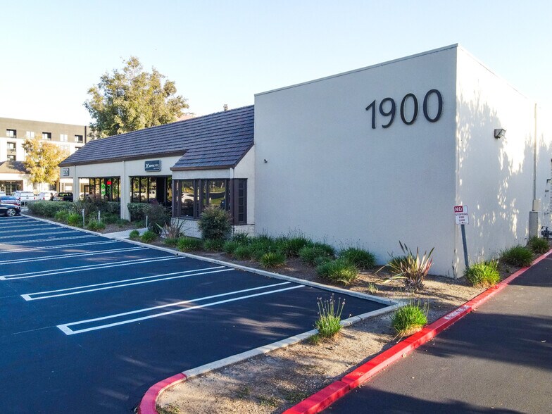 More Photos Of 1900 E Warner Ave, Santa Ana Light Manufacturing For Sale