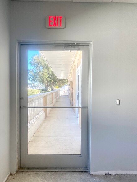 More Photos Of 7855 38th Ave N, Saint Petersburg Medical For Lease