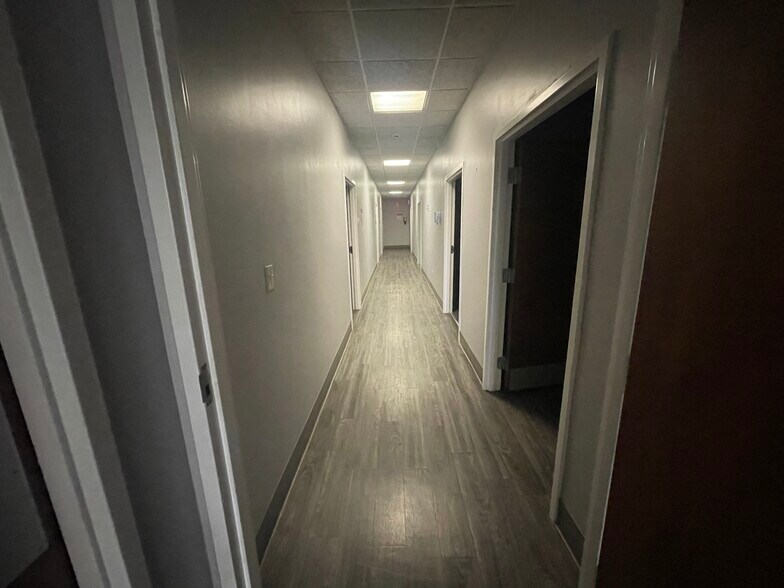More Photos Of 2401 Fairlane Dr, Montgomery Office For Sale