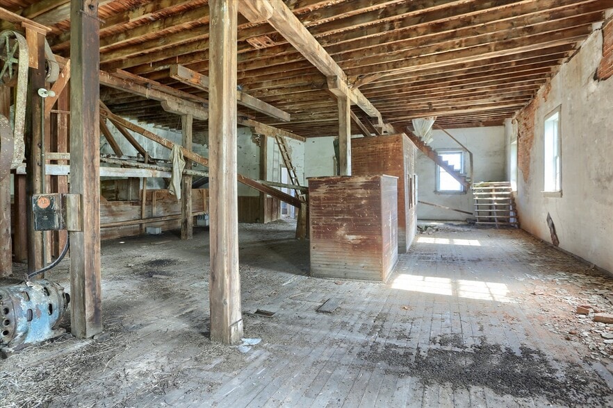 More Photos Of 1209 Mill Rd, Selinsgrove Industrial For Sale
