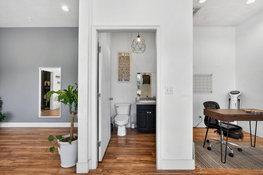 More Photos Of 75 N 200 W, Hurricane Freestanding For Sale