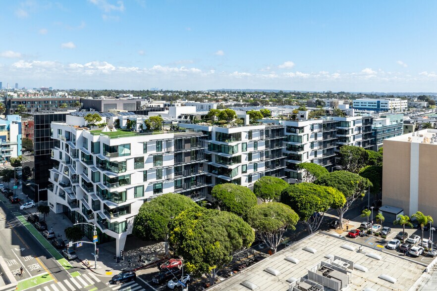 More Photos Of 500 Broadway, Santa Monica Apartments For Lease