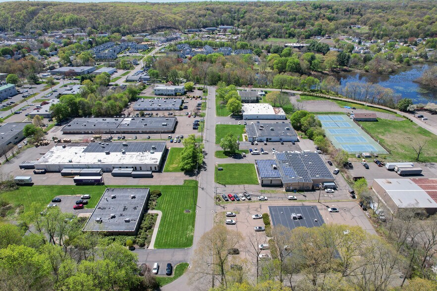 More Photos Of 19 Lunar Dr, Woodbridge Medical For Lease