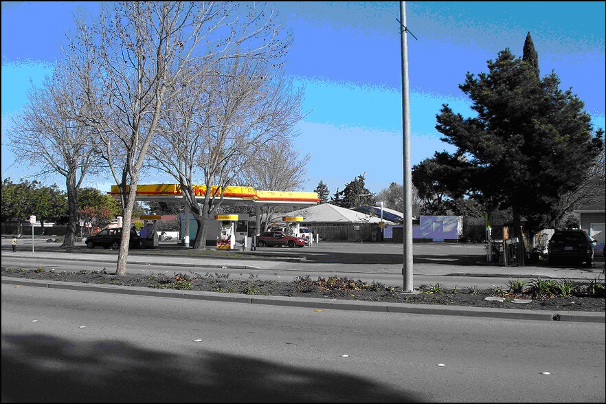 More Photos Of 2194 University Ave, East Palo Alto Service Station For Sale