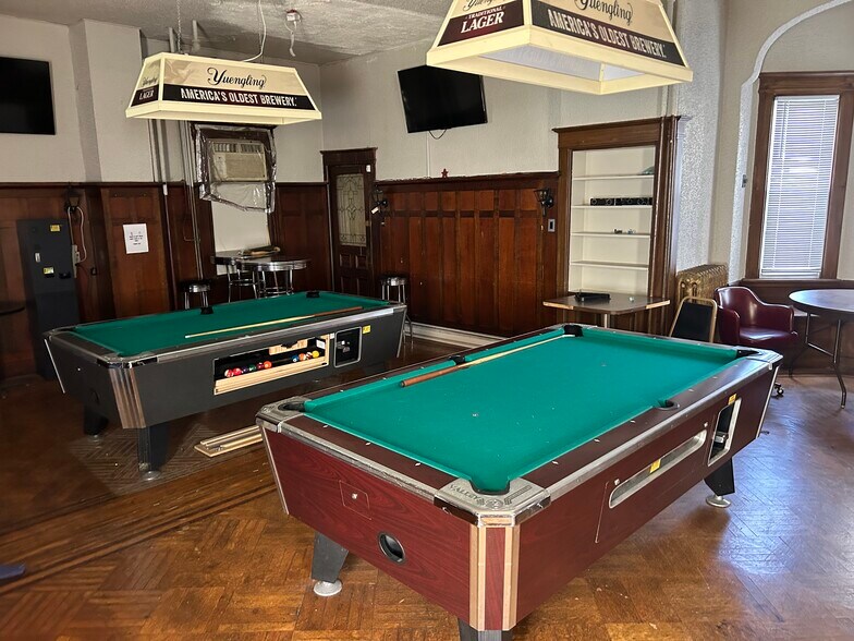 More Photos Of 204 W Ludlow St, Summit Hill Hotel For Sale