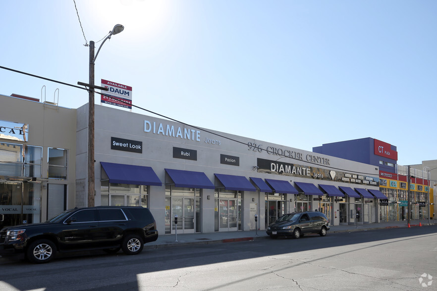 Primary Photo Of 926 Crocker St, Los Angeles Showroom For Lease