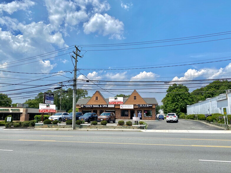 More Photos Of 3021-3023 Jericho Tpke, East Northport Storefront For Sale