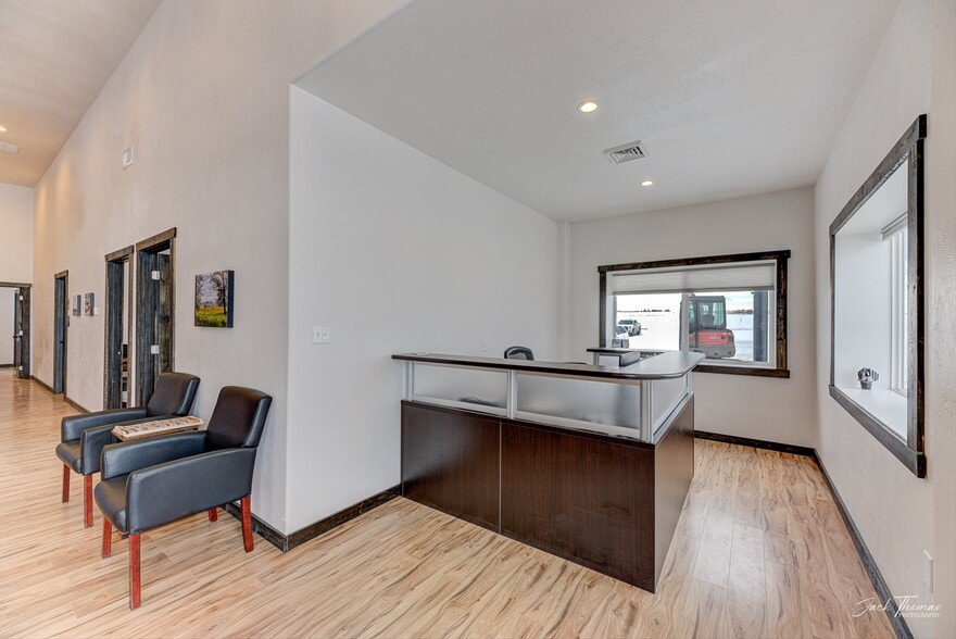 More Photos Of 4775 York Rd, Helena Light Distribution For Sale