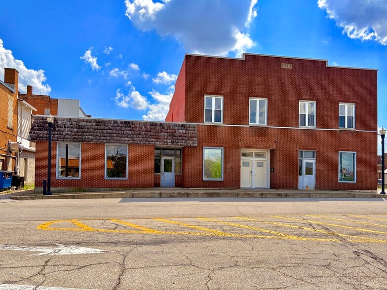 Primary Photo Of 110 Railroad St, Clyde Restaurant For Sale