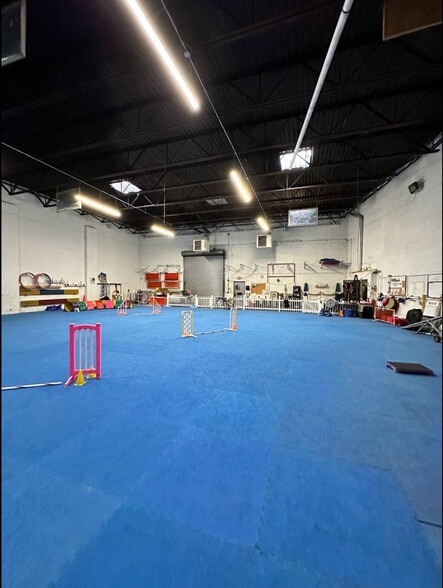 More Photos Of 75-77 Paterson Ave, Wallington Warehouse For Lease