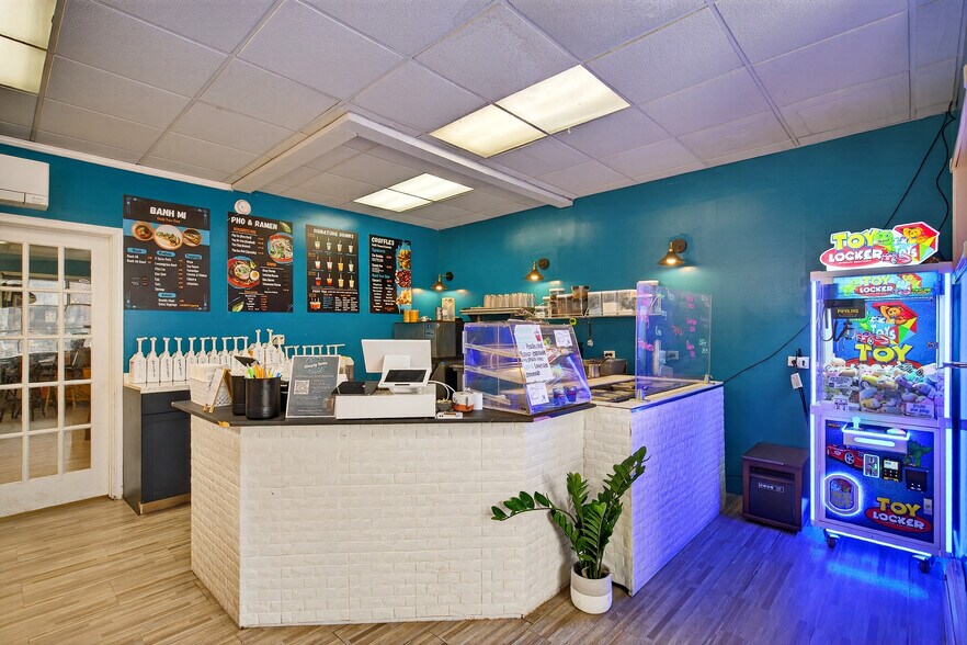 More Photos Of 5476-5478 Broadway St, Lancaster Storefront Retail Residential For Sale