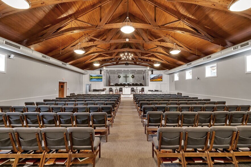 More Photos Of 383 Wheatfield St, North Tonawanda Religious Facility For Sale