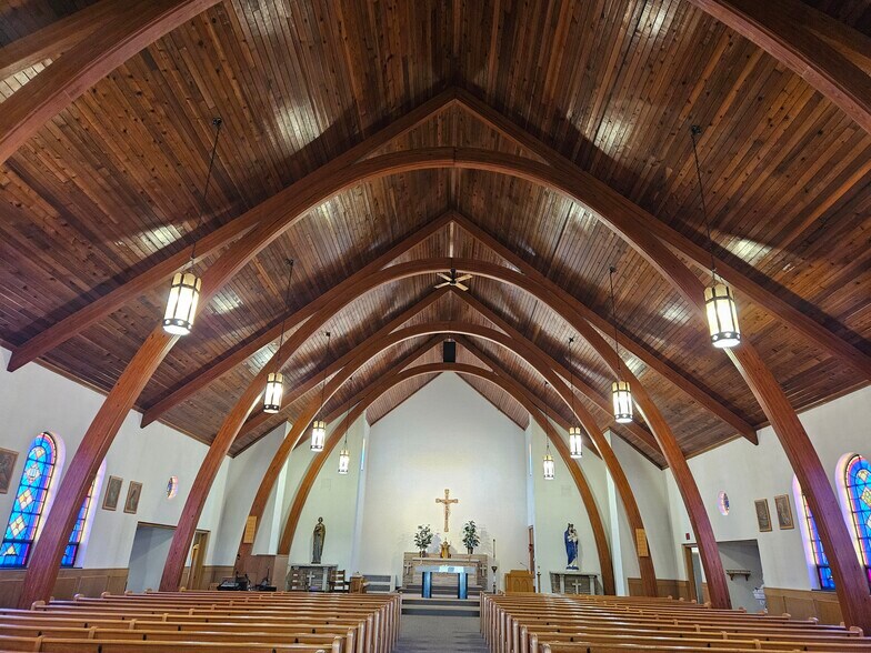 More Photos Of 5000 Fergus Rd, Saint Charles Religious Facility For Sale