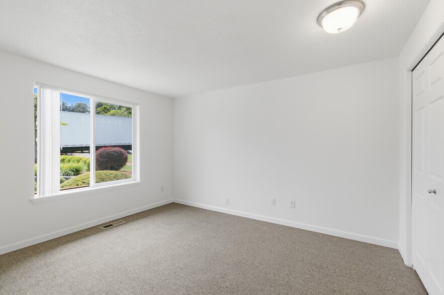 More Photos Of 355 King St S, Salem Multifamily For Sale