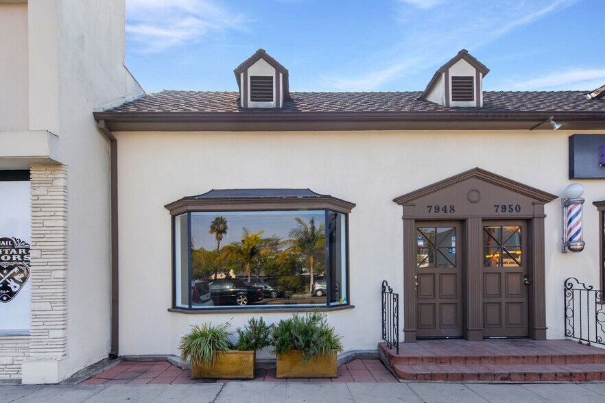 More Photos Of 7960 W 3rd St, Los Angeles Unknown For Lease