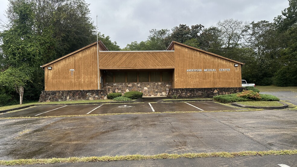 Primary Photo Of 812 S Main St, Cedartown Healthcare For Sale