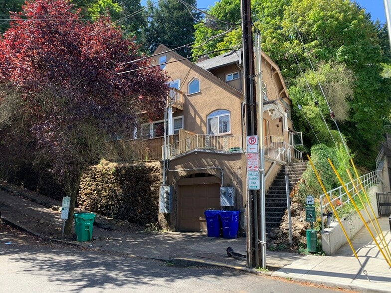 More Photos Of 2047 SW 10th Ave, Portland Apartments For Sale