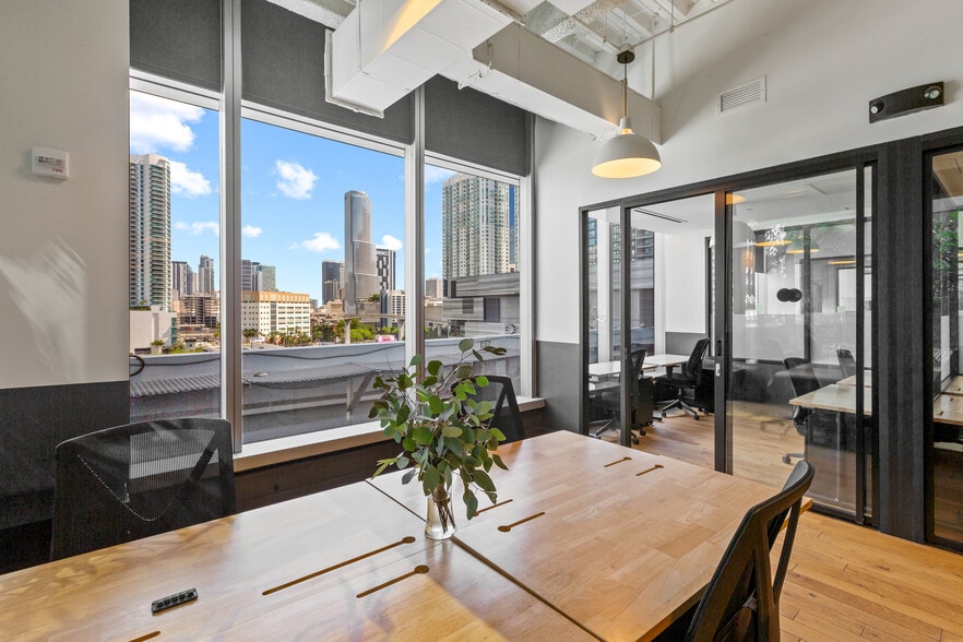 More Photos Of 78 SW 7th St, Miami Office For Lease