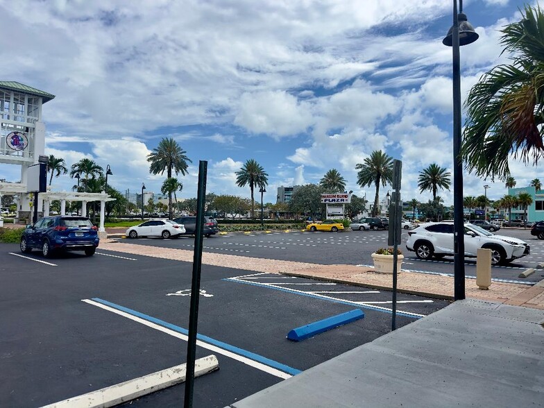 More Photos Of 152 107th Ave, Treasure Island Storefront Retail Residential For Lease