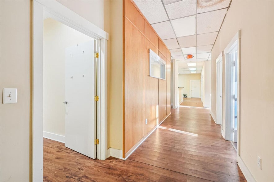 More Photos Of 113 Aileen Rd, Flint Hill Warehouse For Sale