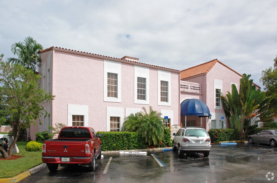 More Photos Of 7797 N University Dr, Tamarac Medical For Lease