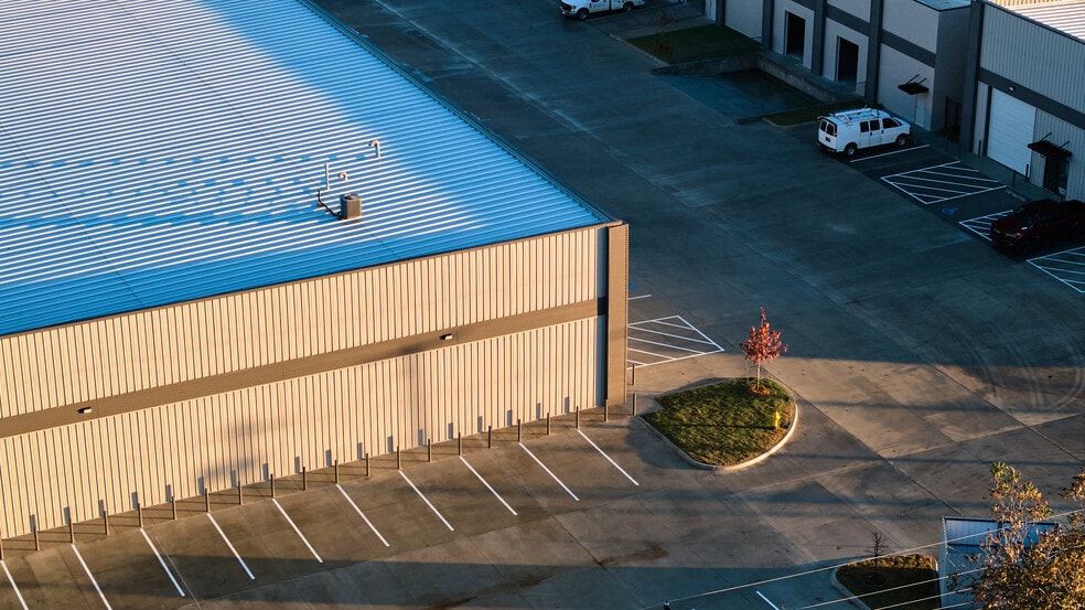 More Photos Of 6240 E 15th St, Tulsa Unknown For Lease