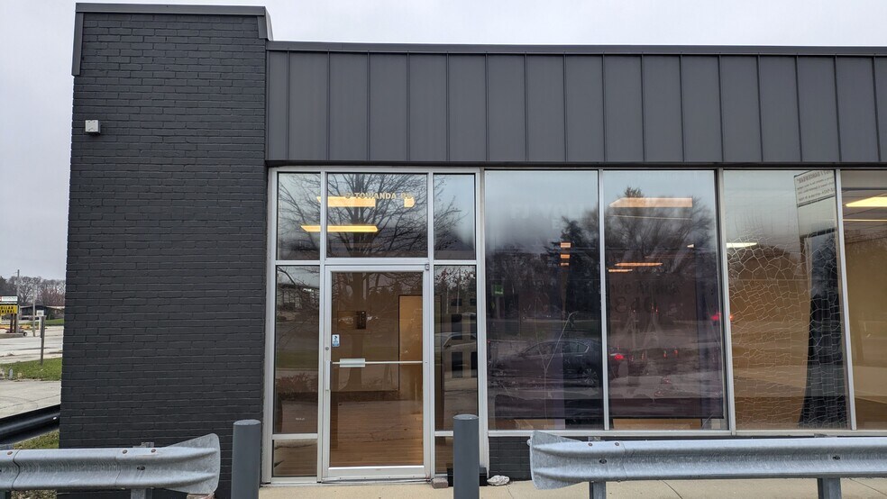 More Photos Of 3 Towanda Service Rd, Bloomington Flex For Sale