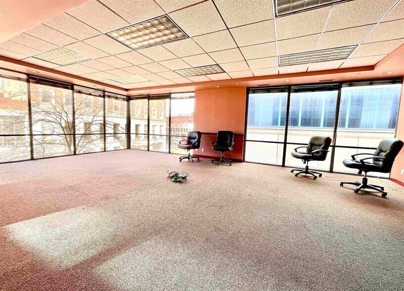 More Photos Of 456 Fulton St, Peoria Office For Sale