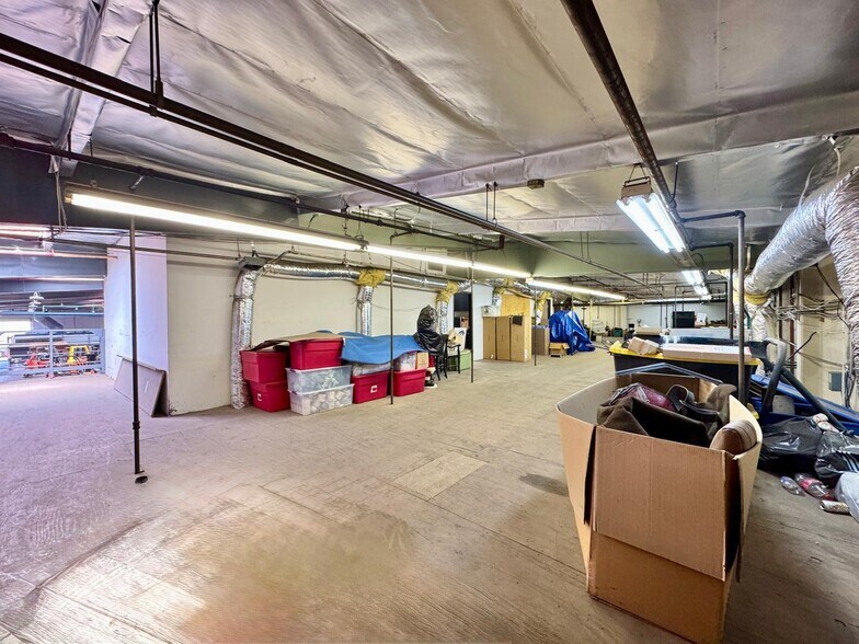 More Photos Of 1005 E Orangethorpe Ave, Anaheim Warehouse For Sale