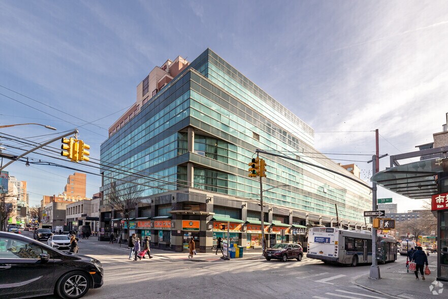More Photos Of 39-07 Prince St, Flushing Office For Lease